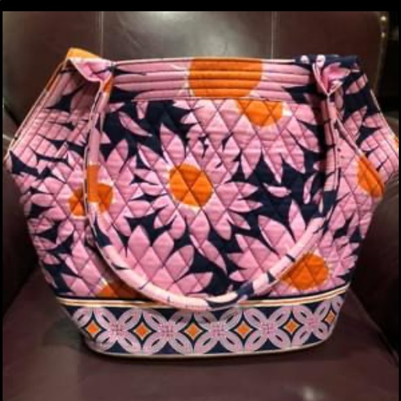Vera Bradley Purse! - Picture 1 of 4